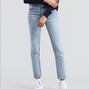 Levi's 501 skinnies in "Lovefool"